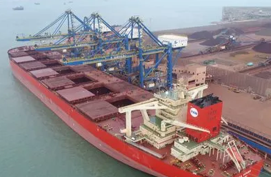 好消息！我國首艘柴油雙燃料雙標(biāo)準(zhǔn)散貨船順利下水